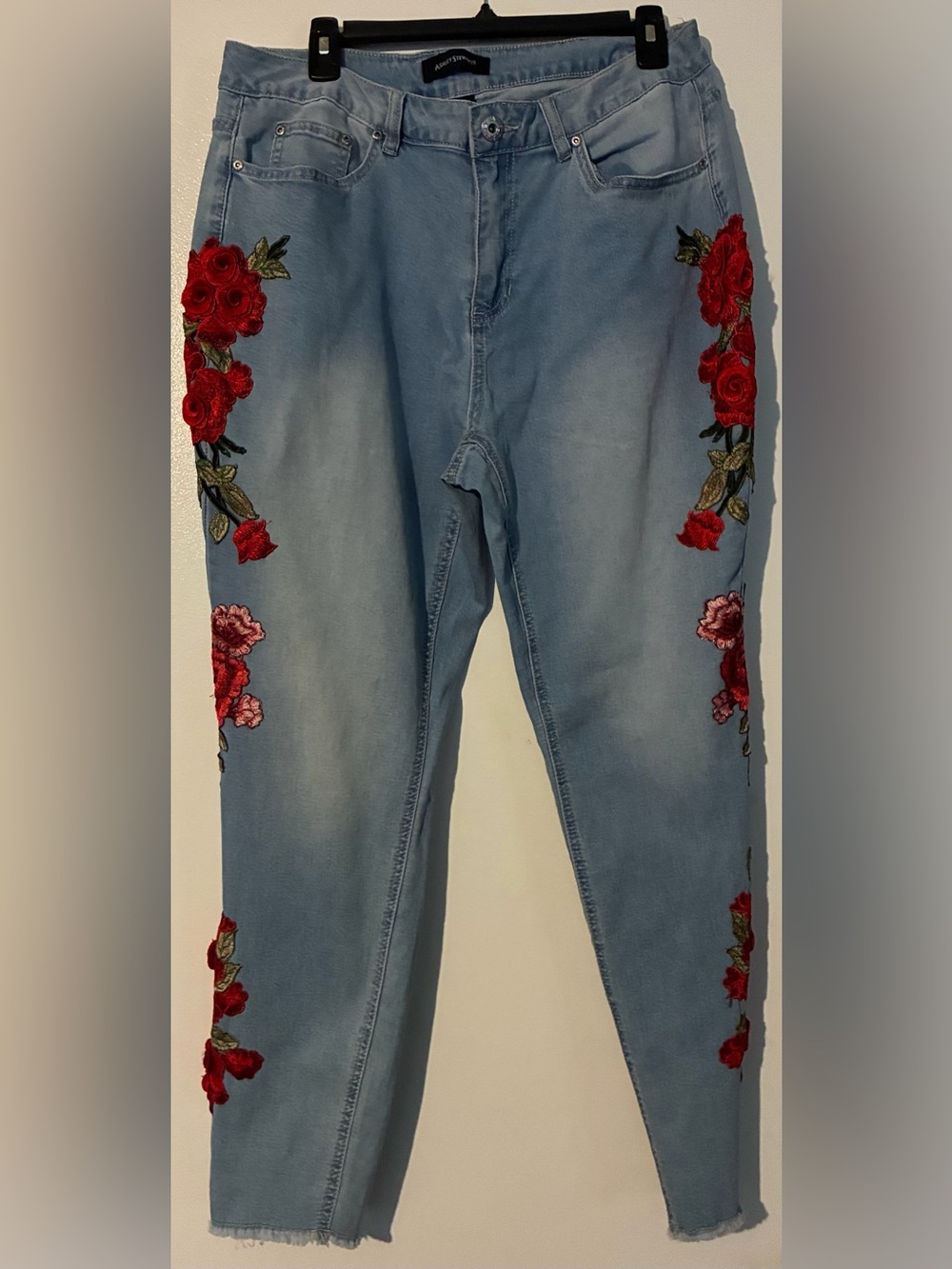 NWT Ashley Stewart Light Blue Straight-Leg Jeans with Red Rose Embroidery